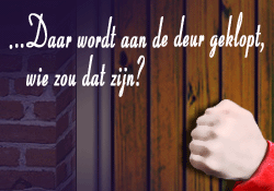 Animatie van Sinterklaas met tekst: Daar wordt aan de deur geklopt, wie zou dat zijn?